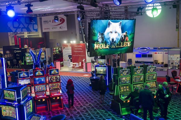 ИЗБРАХА НОВАТА MISS GAMING BEGE 2017